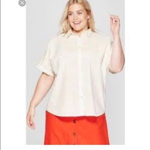 🆕 universal thread cream Button down top ! M ✨✨🆕